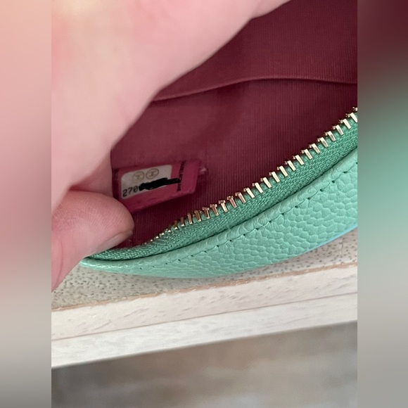 *RARE* Chanel Filigree Round Bag!! - Picture 3 of 7